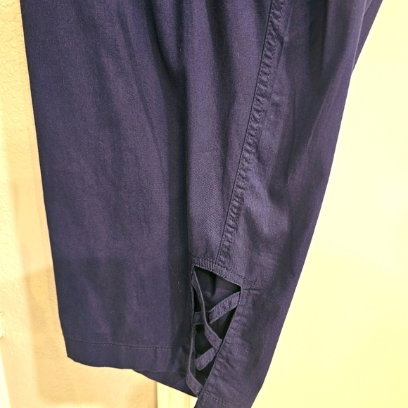 NWOT FRESH Capri Cargo Pants in Navy w Elastic Waist. SIZE 16. - Picture 4 of 8